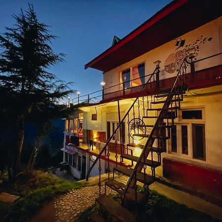 Firgun Chapter Shoja Hostel Buitenkant foto