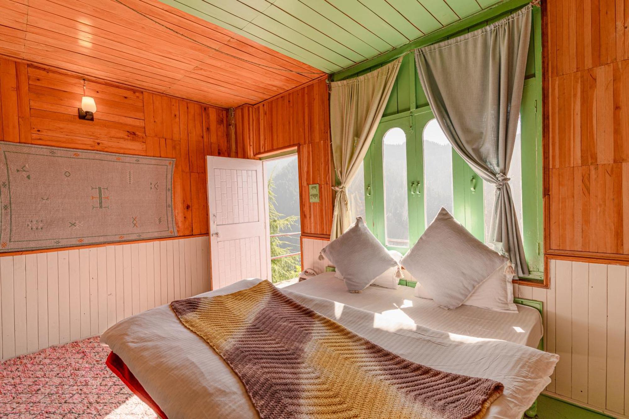Firgun Chapter Shoja Hostel Buitenkant foto