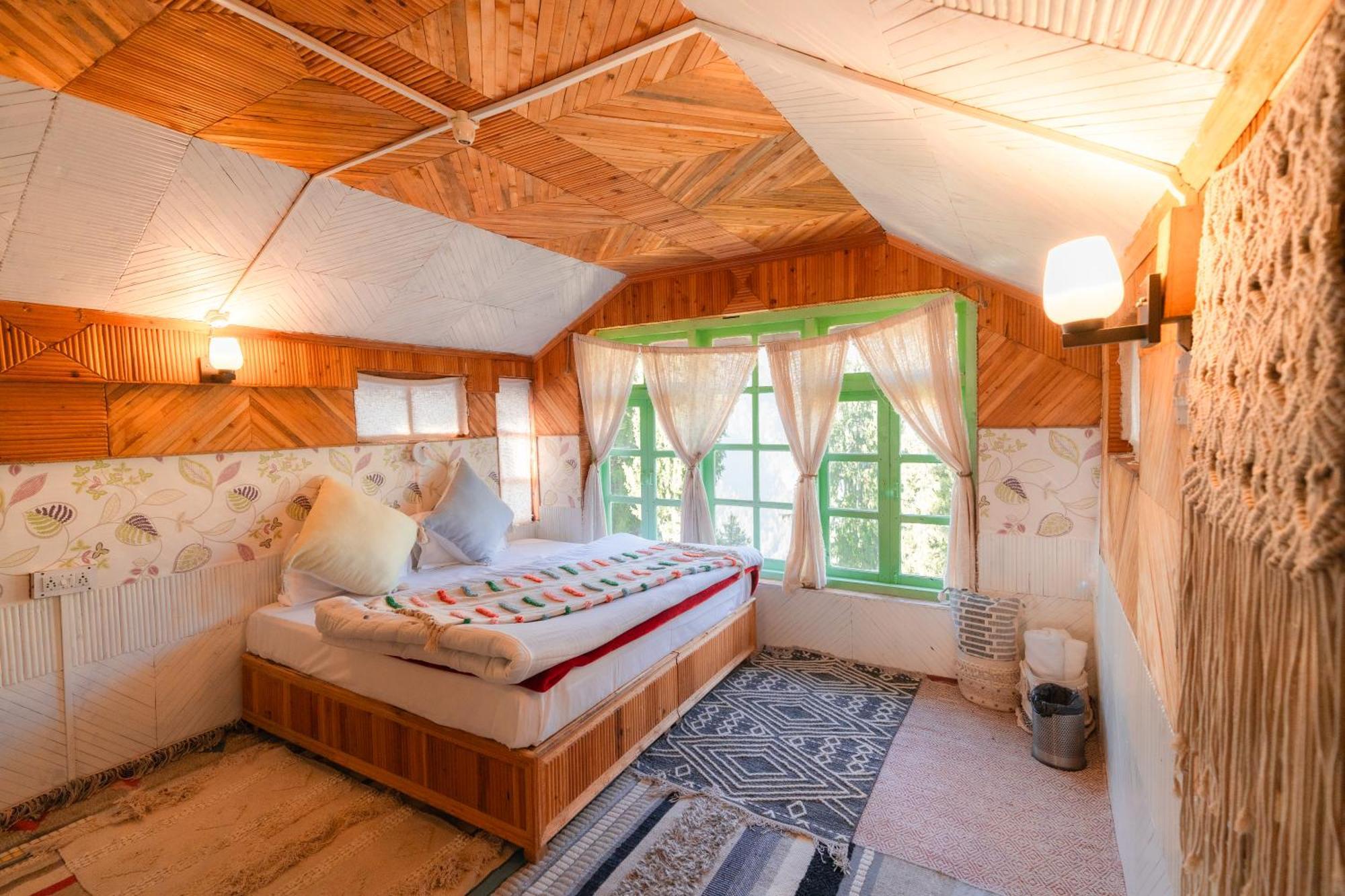 Firgun Chapter Shoja Hostel Buitenkant foto